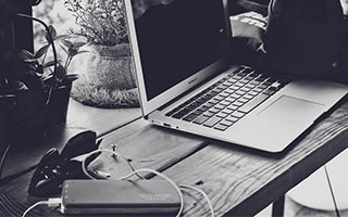 曼联后防线三人缺阵调整成关键，曼联后卫线