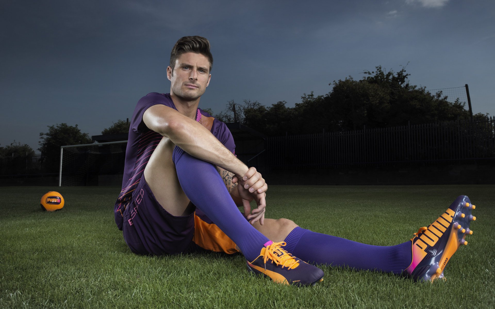 中国足球职业俱乐部球队战术灵活多变，中国足球业余联赛球队